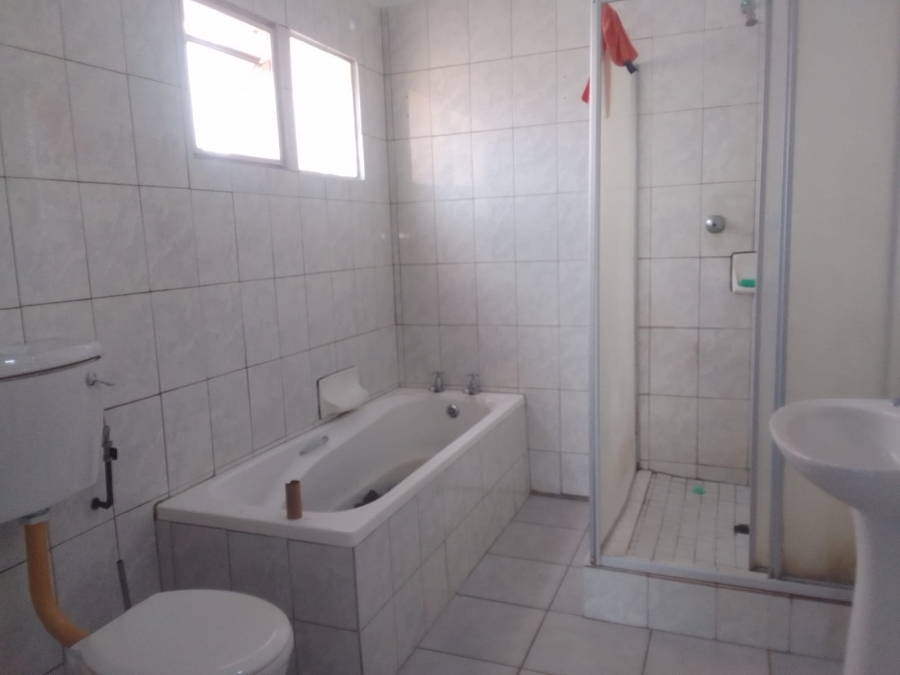 To Let 1 Bedroom Property for Rent in Quigney Eastern Cape